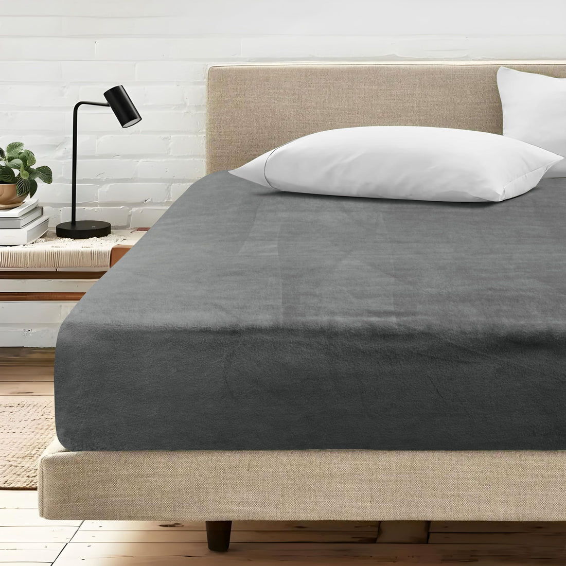 Morano Velvet Fitted Bedsheet - Viva 180 x 200 x 25 cm, Soft Microfiber, Luxurious Velvet Sheet, Deep Pocket for Comfort, Durable and Elegant Bedding (Anthracite)