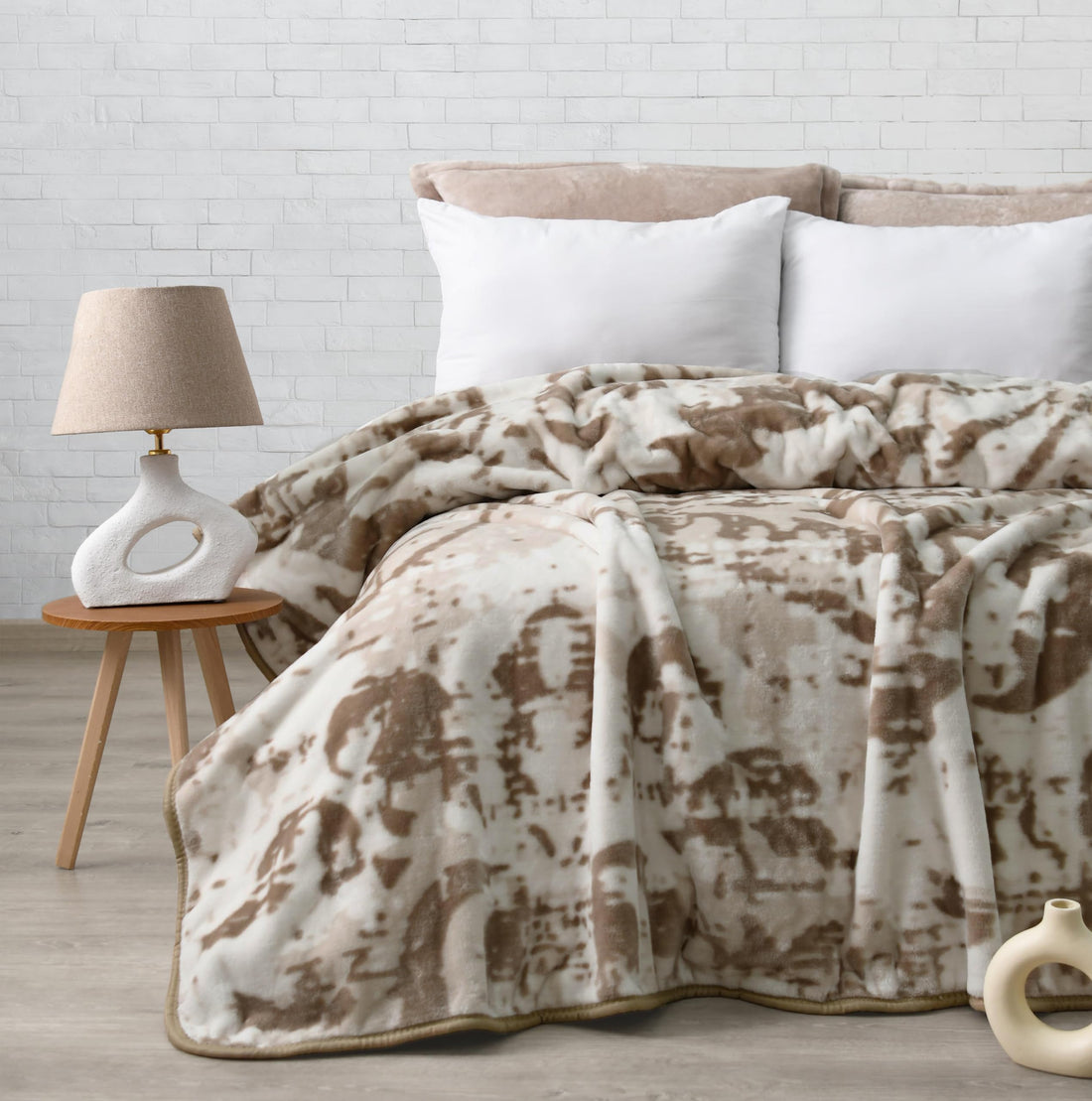 MORANO Silverado 1 Ply Blanket, Vintage Model, 100% Polyester, 220 x 240 cm, Warm Lightweight Blanket for Winter (Beige)