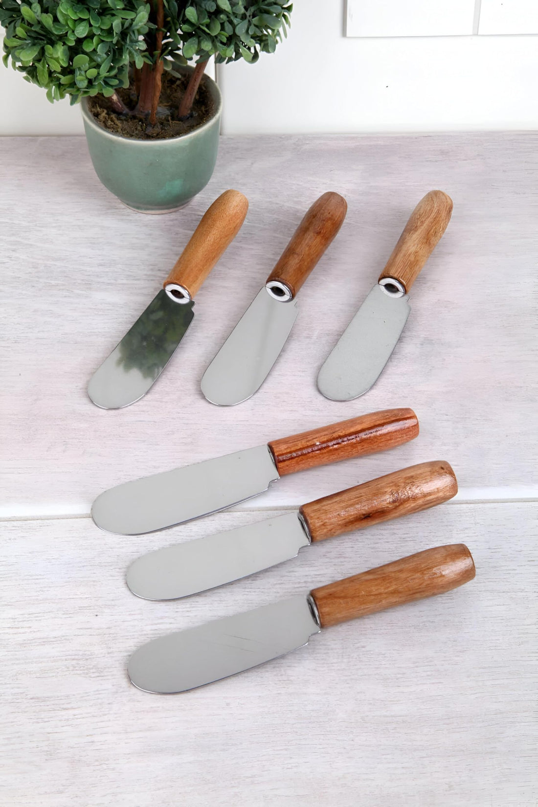 Large Spreader Knives for Efficient Butter, Jam, Cheese Spreader with Ergonomic Handle for Home Kitchen Use, Brown, Total 6 Pcs