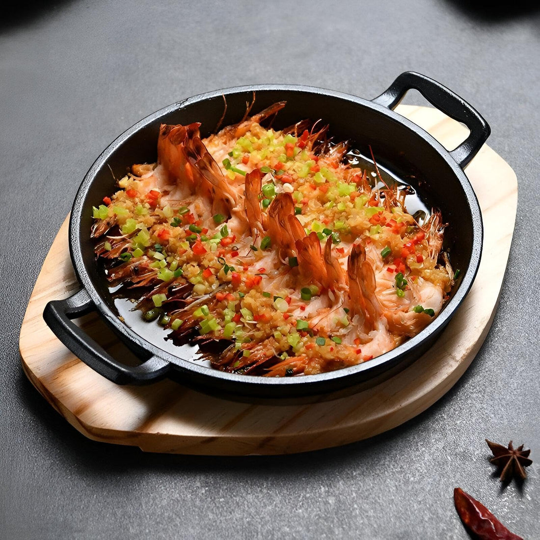 Elegant Fryer - Stylish Wooden Base with Non-Stick Coating for Easy, Even Cooking and Durable Use, Perfect for a Refined Dining Table Presentation (مقاس 20)