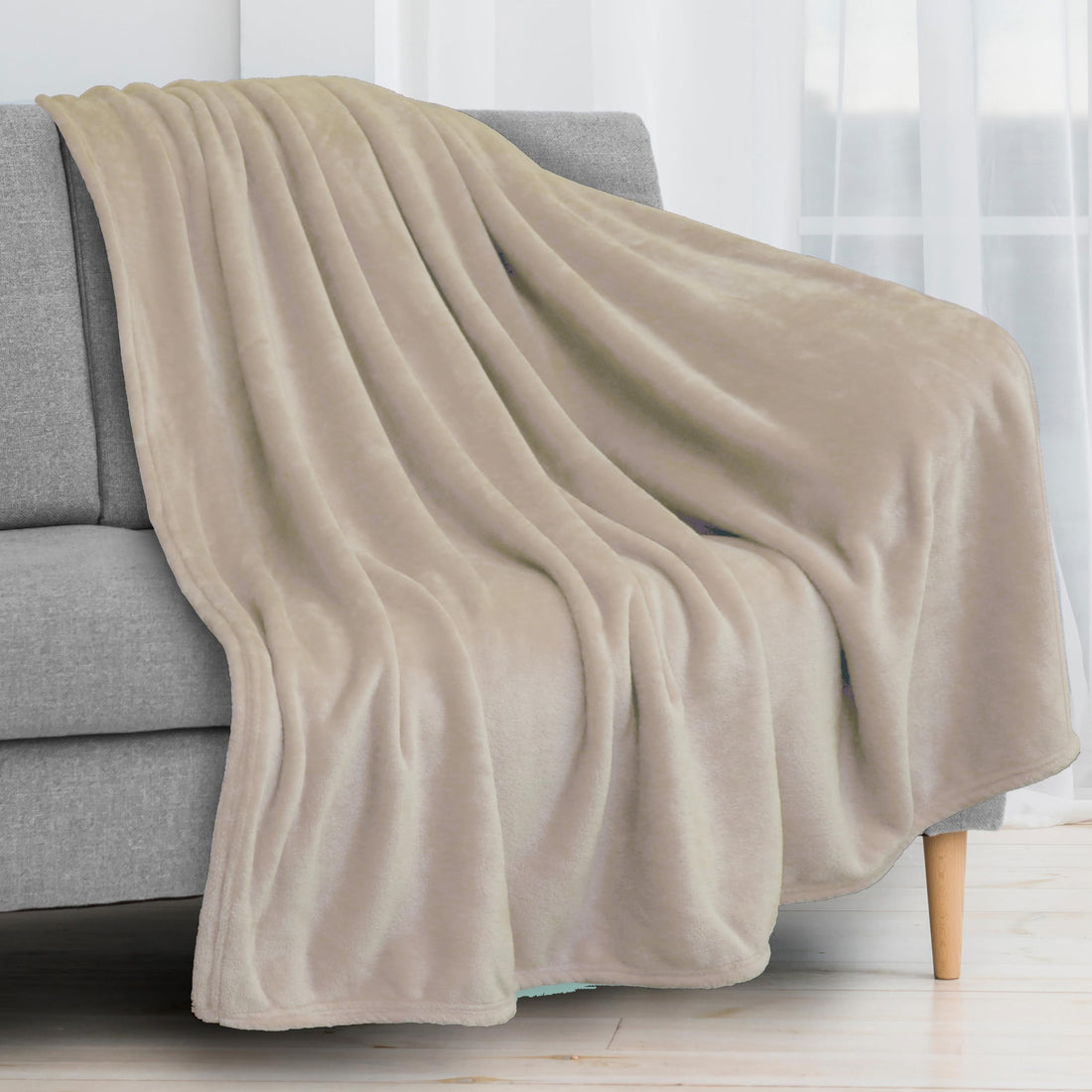 Ocra Plush Throw Blanket, Lightweight Microfibre (Light Begie, Single 150x200)