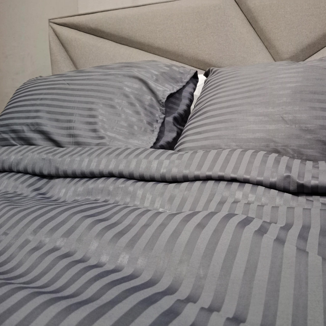 Bedn Home N Satin Stripe Duvet Cover Set, 240 cm x 260 cm Size, Gray