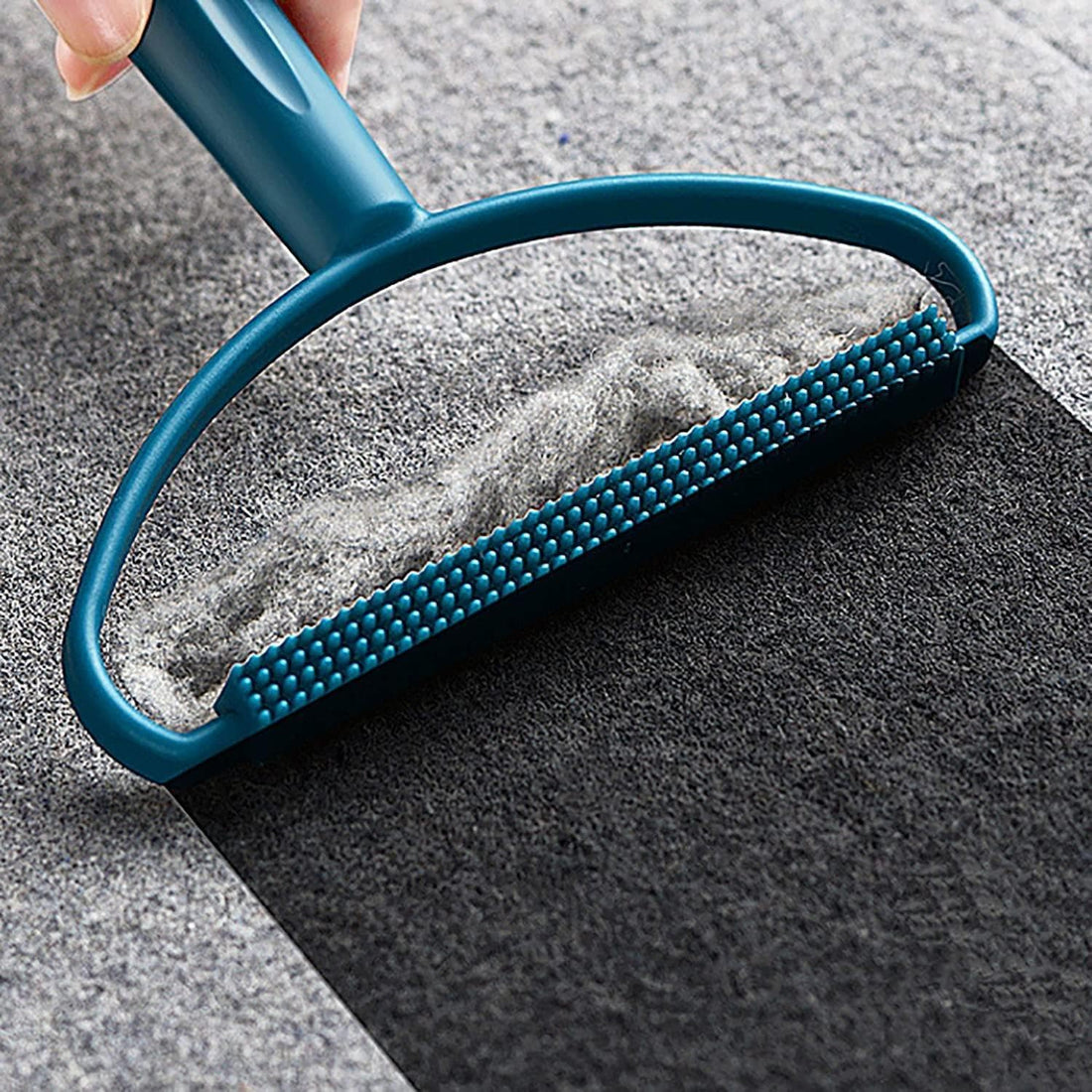 Portable Fabric Shaver for Pet Hair and Clothes, Portable Lint Remover - Manual Pet Hair Remover for On-The-Go Fur Remover, Available in PRIME SHOP (Blue)