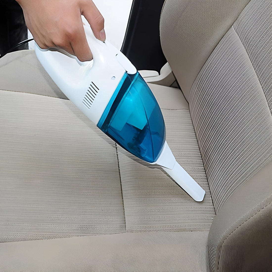 Cordless Car Vacuum - Strong suction for deep cleaning seats, floors, and narrow car spaces, portable, washable, battery-operated, compact and ideal for home and car use.