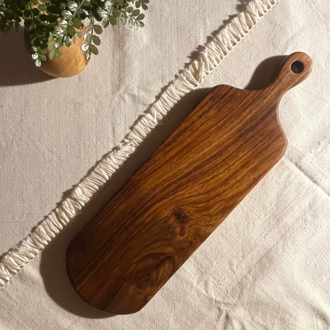 OVAL Wooden cutting board