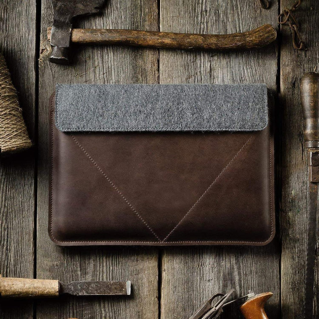 Genuine Fox Casual Laptop Sleeve Case Fits MacBook Pro M2 16 2023 / M1 Pro/M1 Max 16.2 2021 MacBook Pro 16/15.4" Surface Book 15.2, HP Chromebook 14, Broadcloth PU Leather Bag, Brown (15)