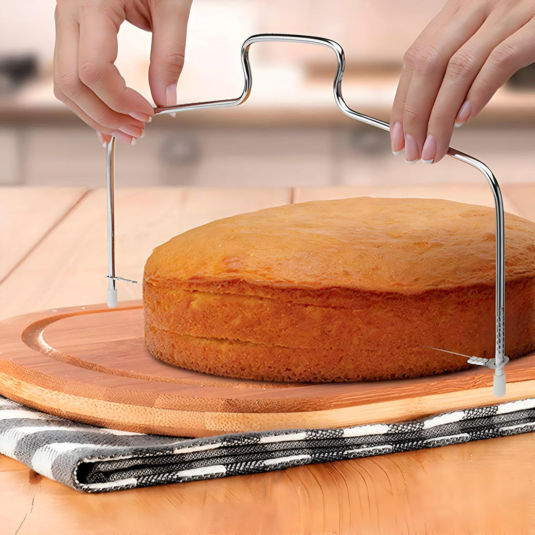 Professional Cake Cutter - Adjustable Double-Blade Stainless Steel Tool for Effortless Cake Slicing and Precision in Your Kitchen
