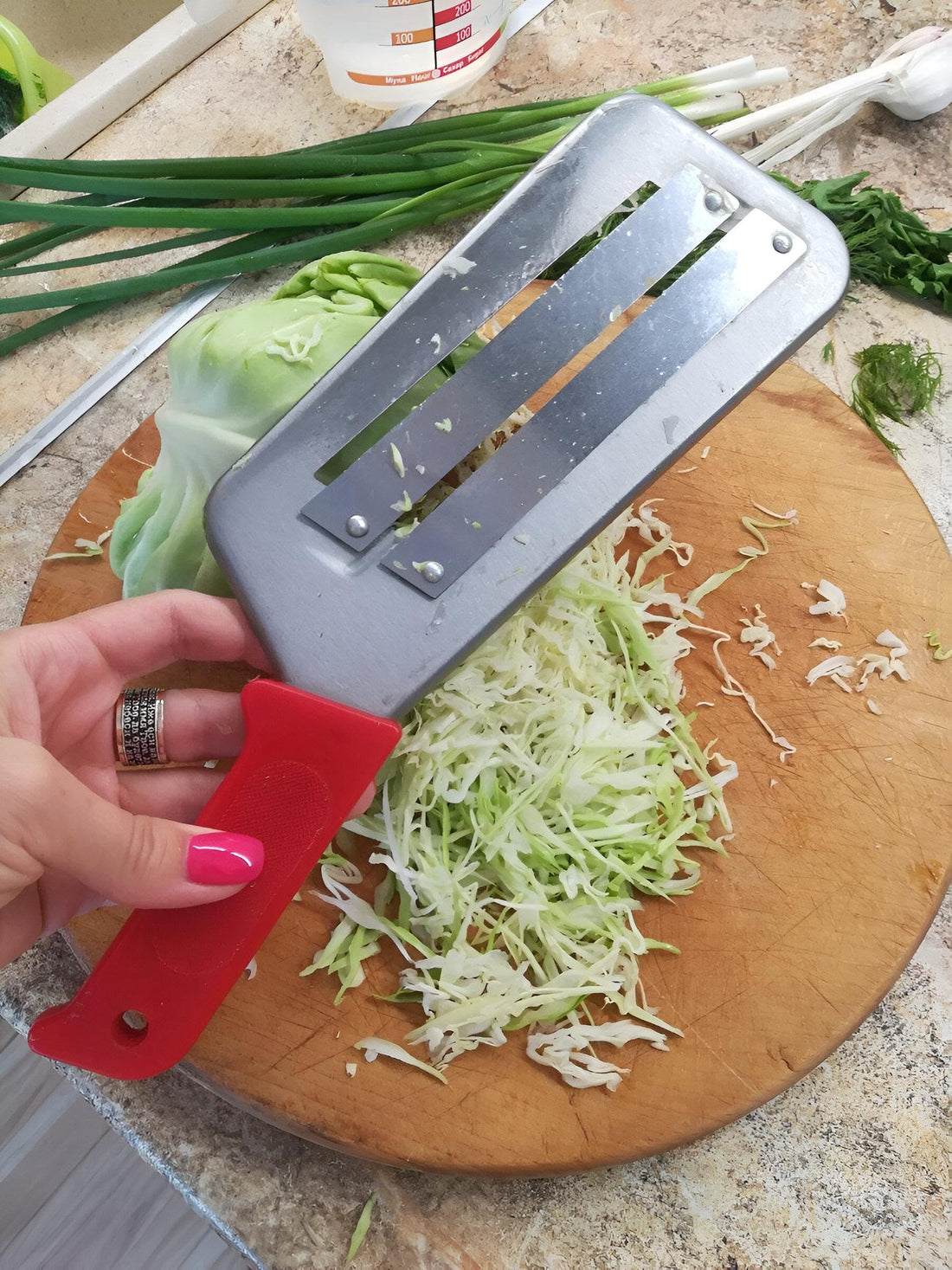 Multipurpose Utility Knife for Fruits and Vegetables Easy to Slice Cucumbers and Carrots, Plus Mandoline Slicing Features, Allows Quick and Easy Preparation of Various Produce